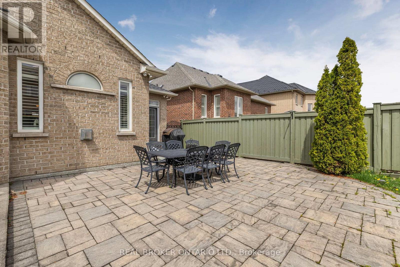 28 Hampton Springs Drive, Brampton, Ontario  L6P 2W4 - Photo 48 - W12295684