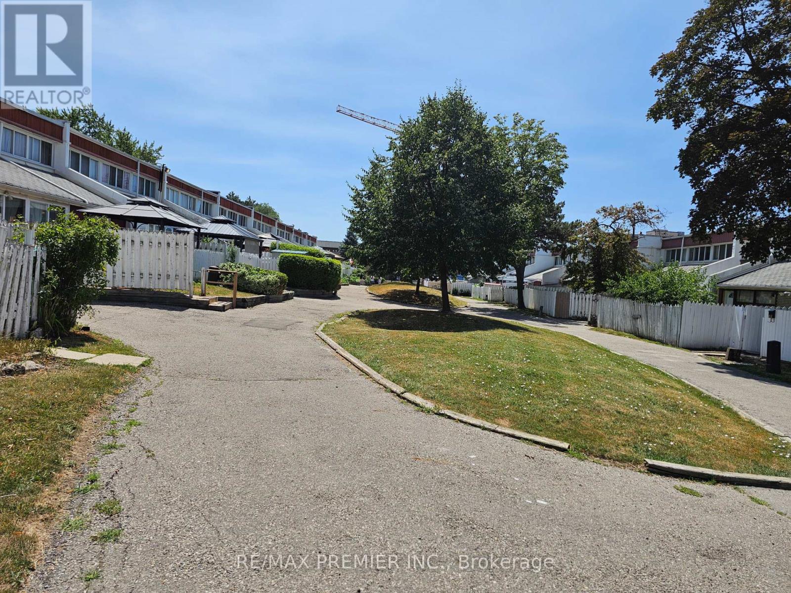 Unit 15 - 2901 Jane Street, Toronto, Ontario  M3N 2J8 - Photo 7 - W12291930