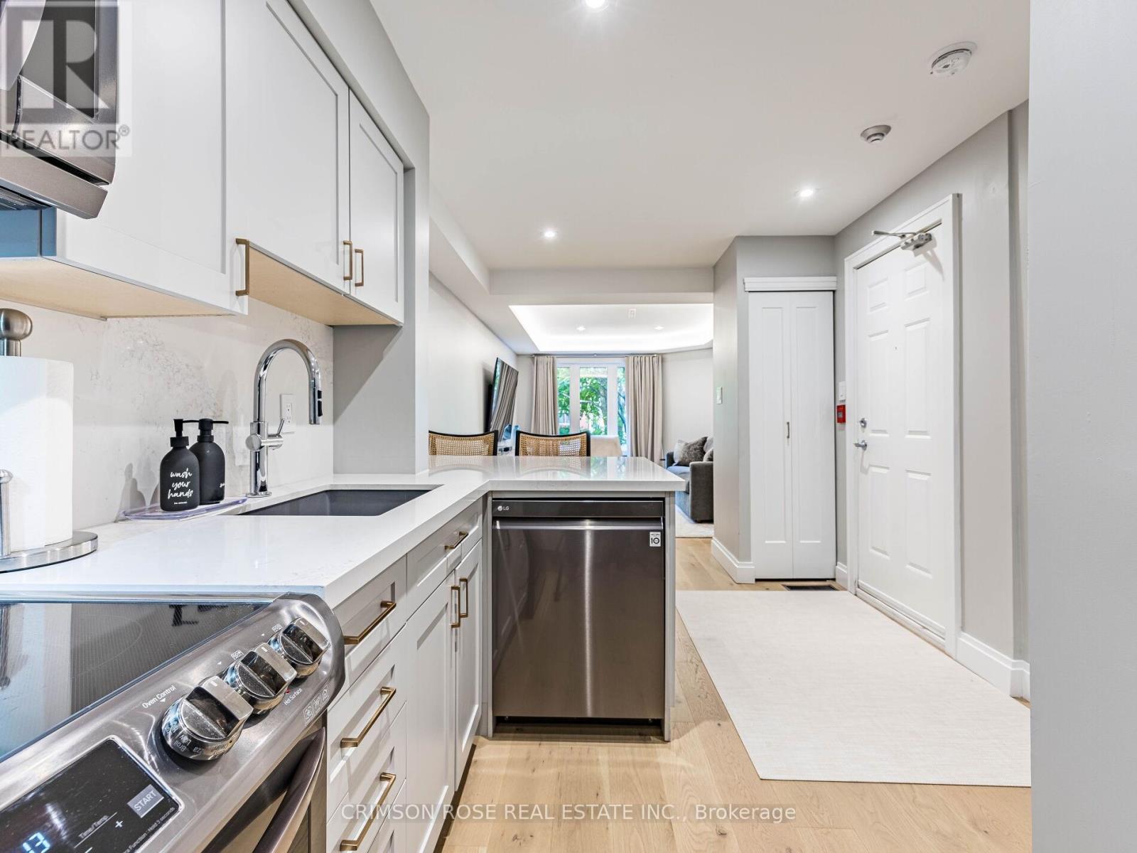 8 - 217 St George Street, Toronto, Ontario  M5R 3S7 - Photo 6 - C12295756