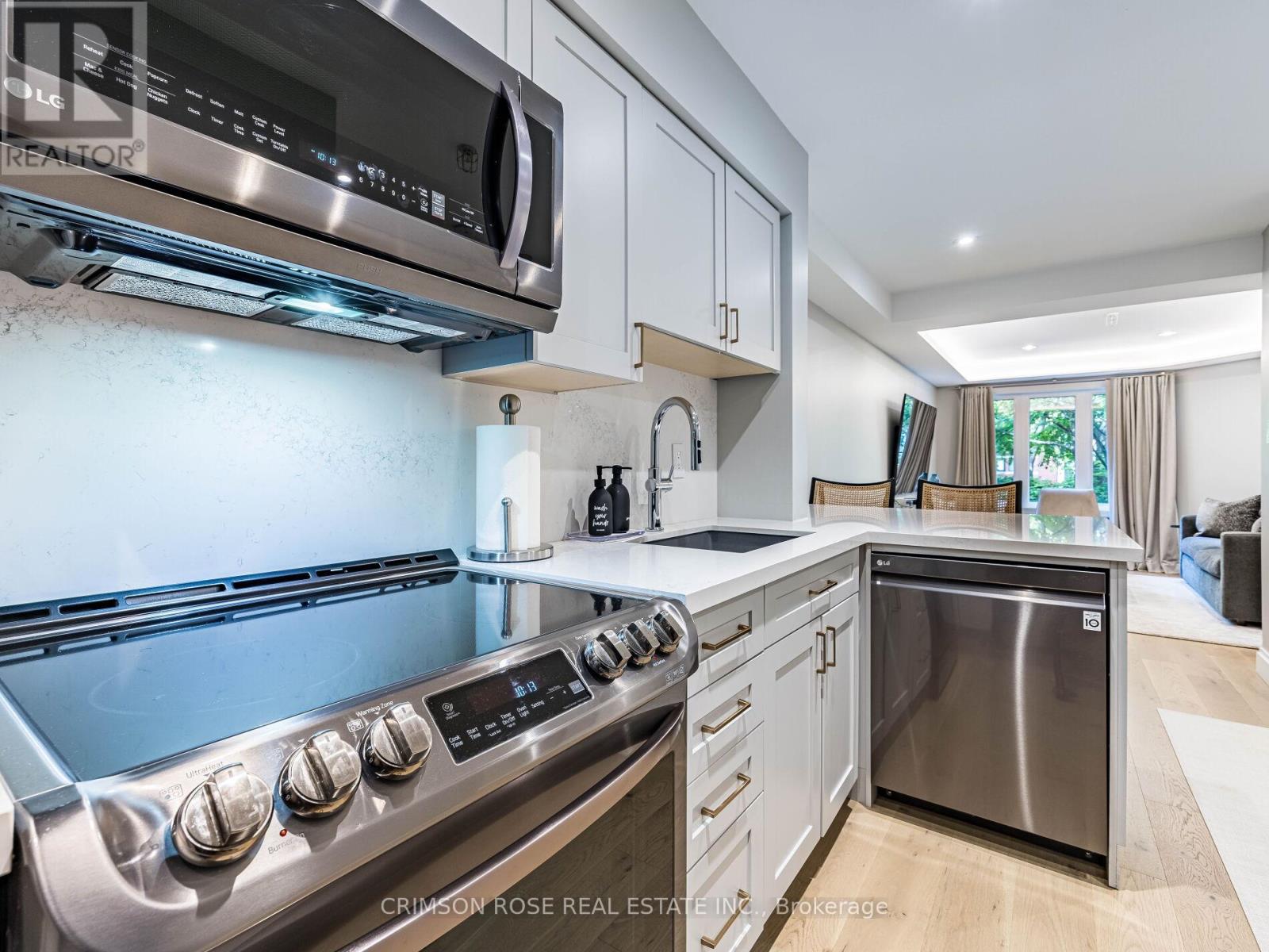 8 - 217 St George Street, Toronto, Ontario  M5R 3S7 - Photo 7 - C12295756