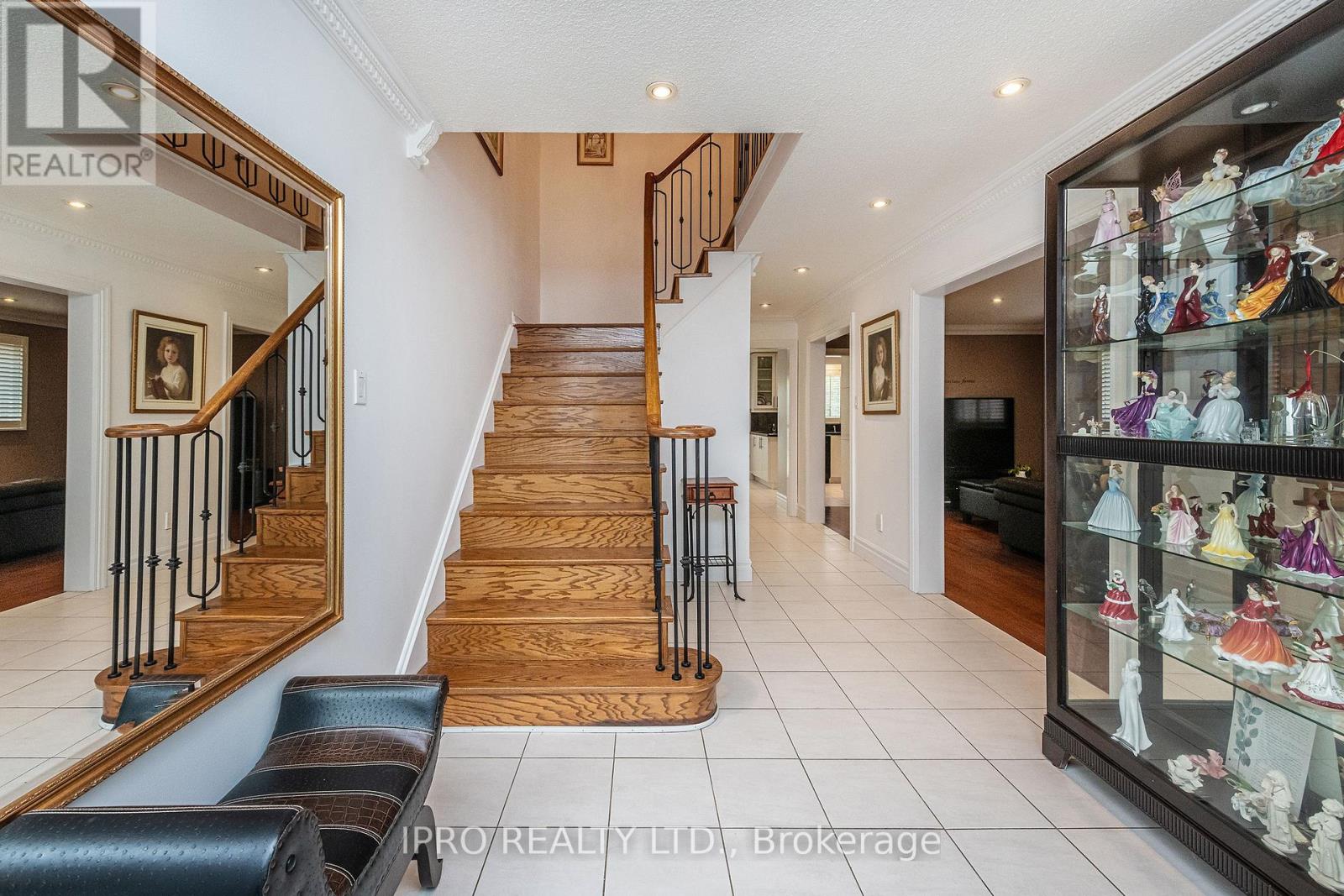 Property at 54 EMBASSY DRIVE image 5