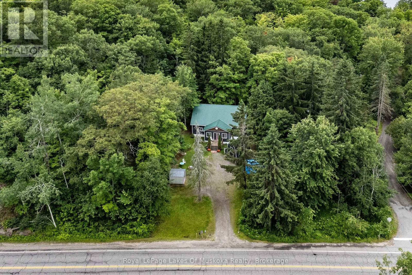 2709 Muskoka District 118 Road W, Muskoka Lakes, Ontario  P0B 1J0 - Photo 2 - X12249655