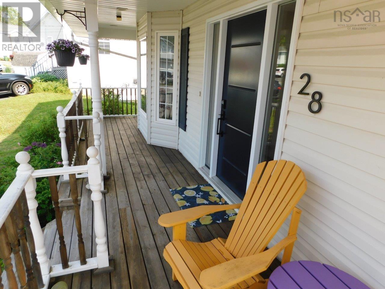 Property at 28 Darrell Court image 3