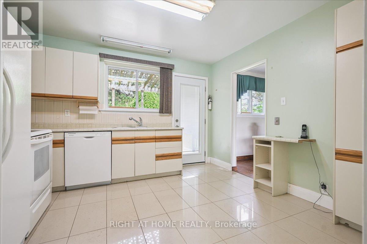12 Eldon Court, Brampton, Ontario  L6T 2B9 - Photo 17 - W12295748