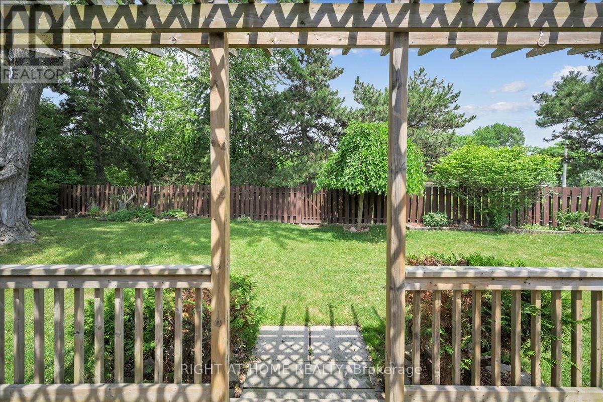 12 Eldon Court, Brampton, Ontario  L6T 2B9 - Photo 31 - W12295748