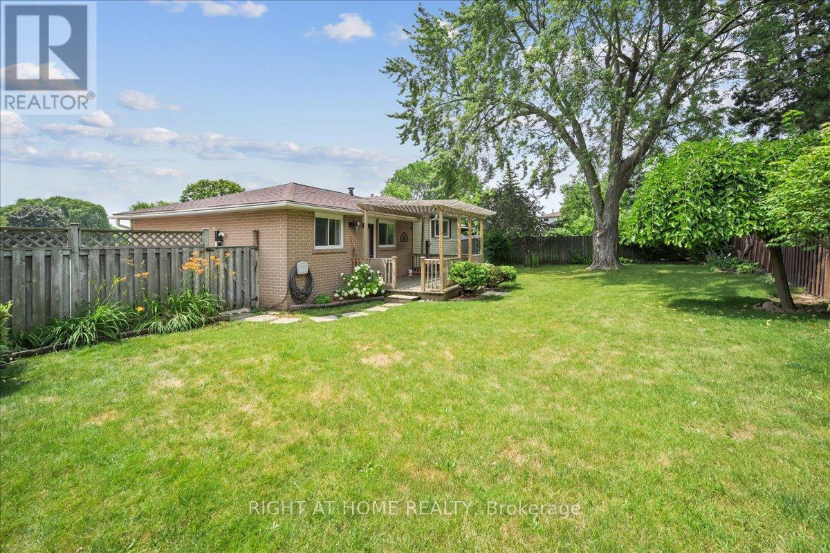 12 Eldon Court, Brampton, Ontario  L6T 2B9 - Photo 33 - W12295748