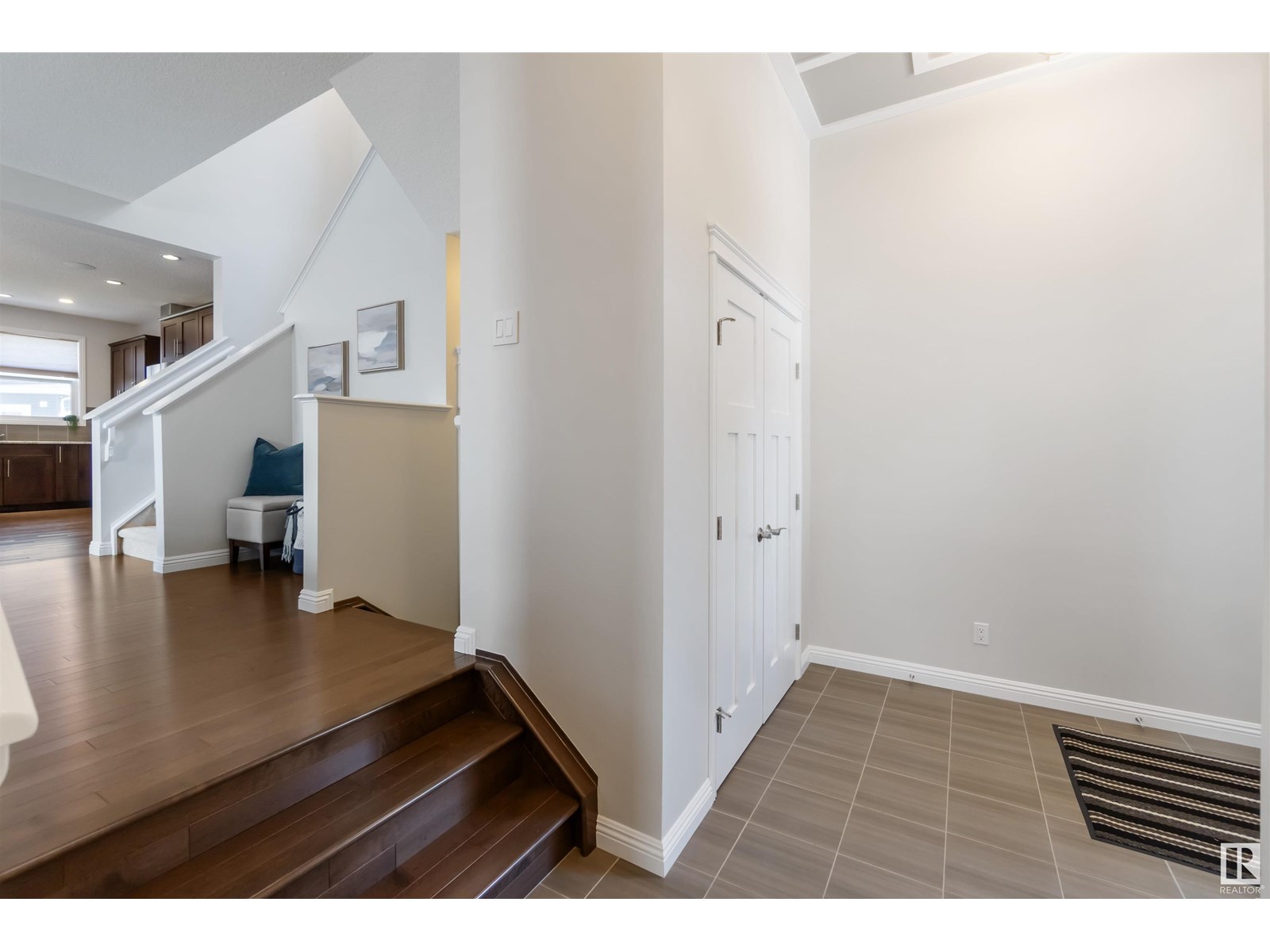 5321 Schonsee Dr Nw Nw, Edmonton, Alberta  T5Z 0M5 - Photo 3 - E4448734