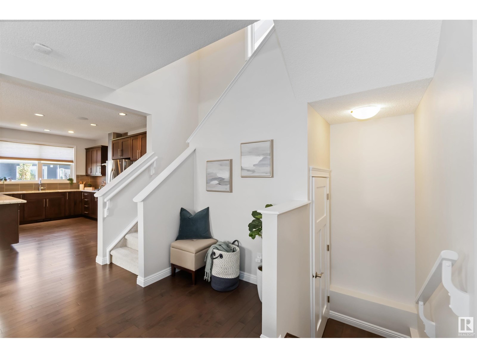 5321 Schonsee Dr Nw Nw, Edmonton, Alberta  T5Z 0M5 - Photo 4 - E4448734