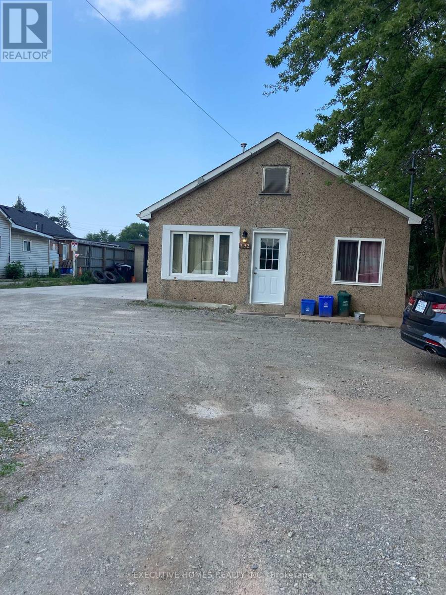 Property at 793 BARTON STREET image 2