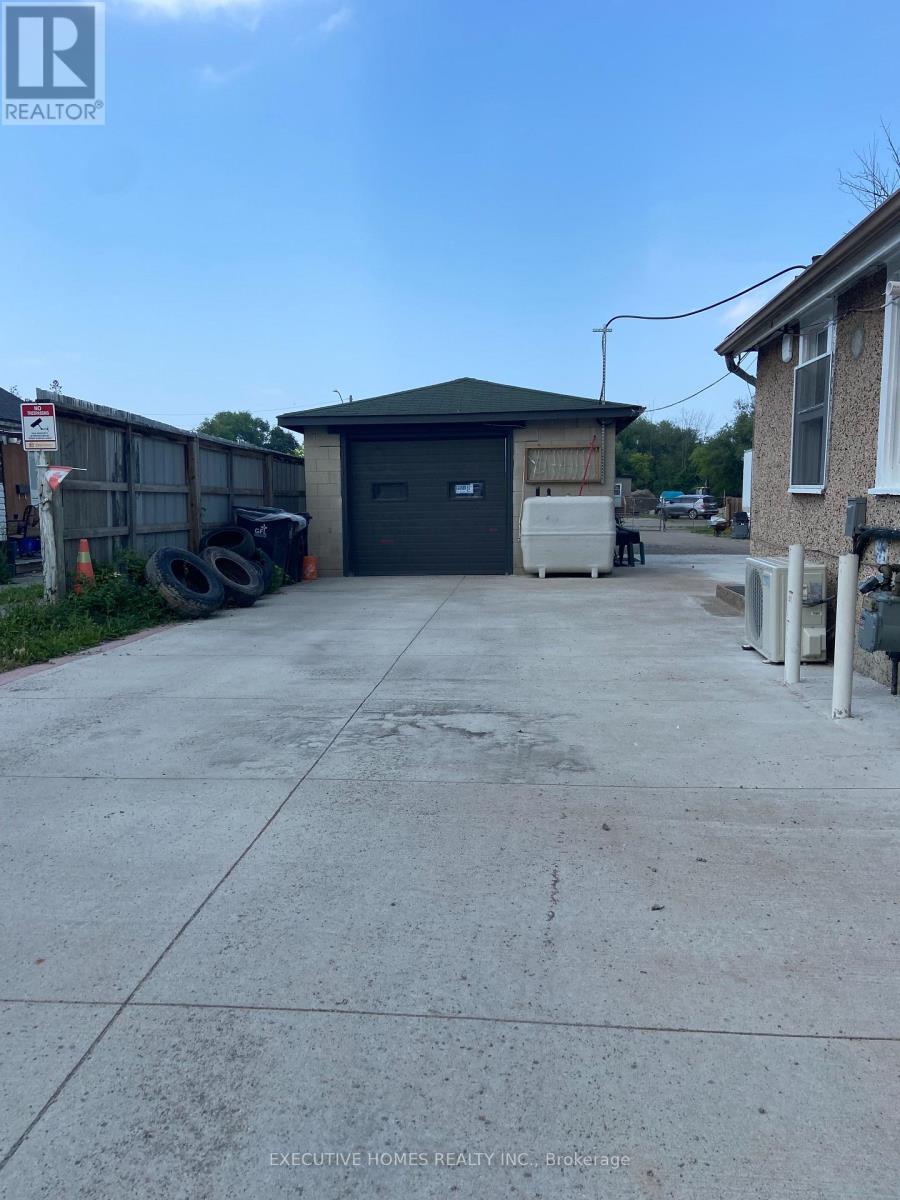Property at 793 BARTON STREET image 3