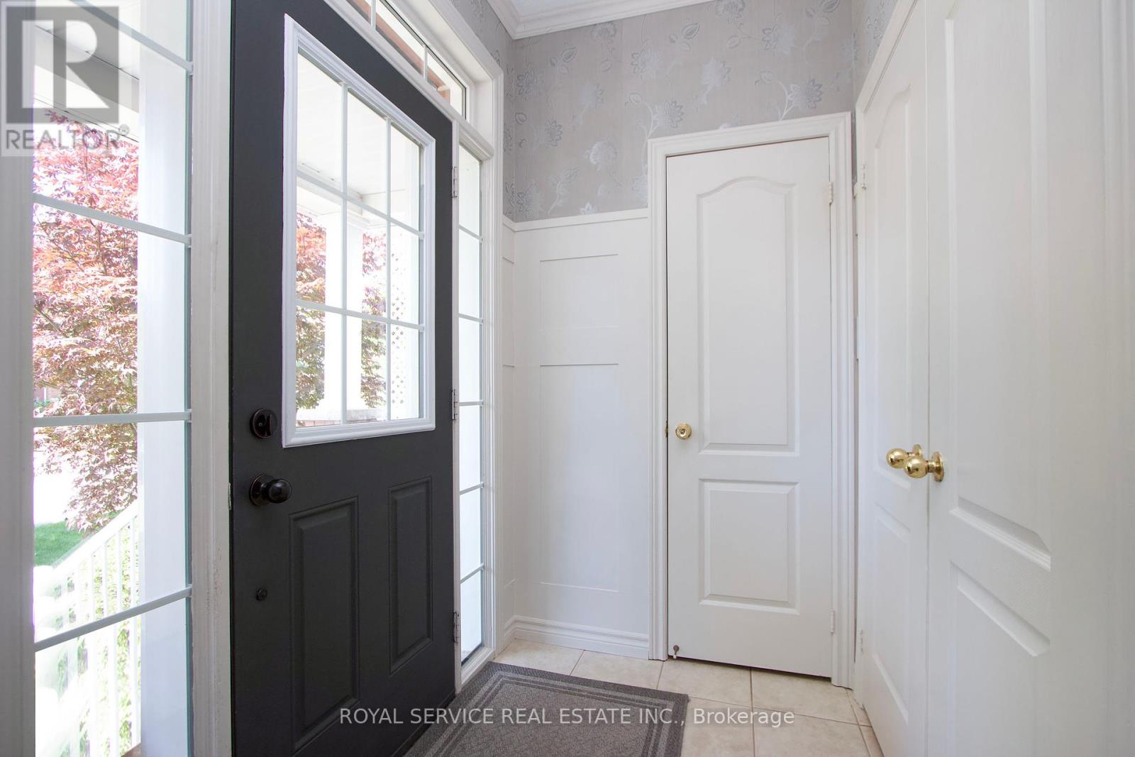 Property at 15 THOMAS WOODLOCK STREET image 4