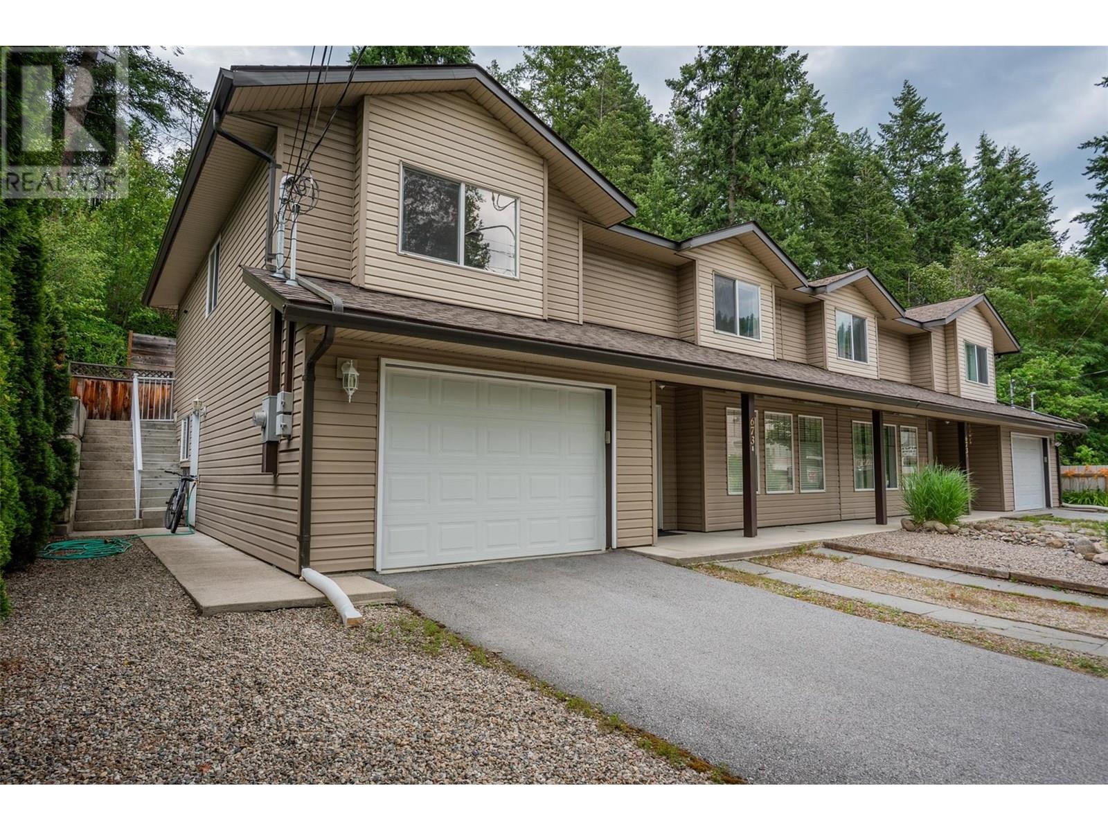 A-673 11th Ave Avenue, castlegar, British Columbia