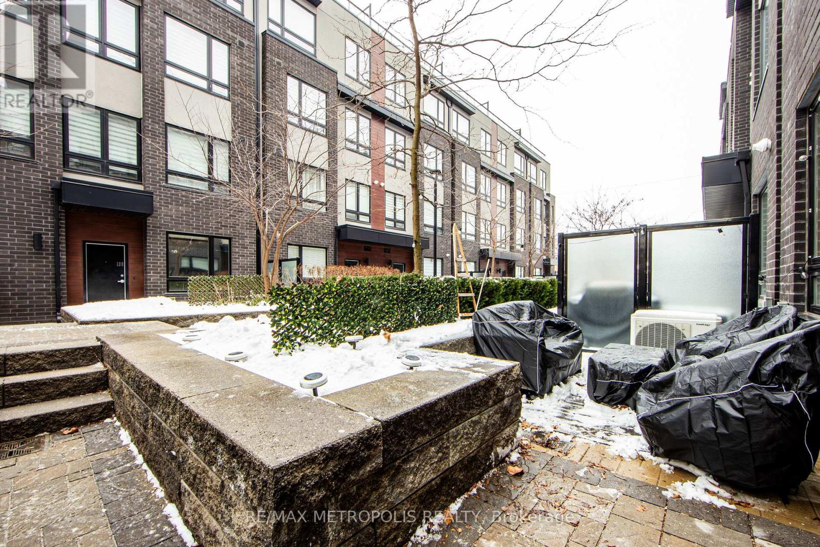 Property at 106 - 1130 BRIAR HILL AVENUE image 2