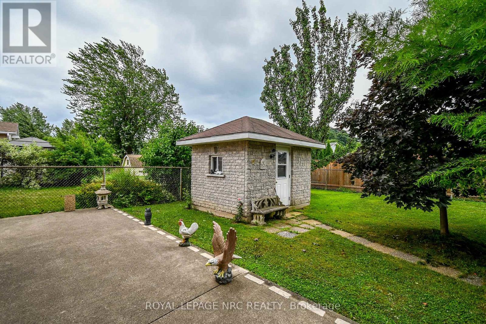 32 Gaspare Drive, Port Colborne, Ontario  L3K 2V2 - Photo 38 - X12295825