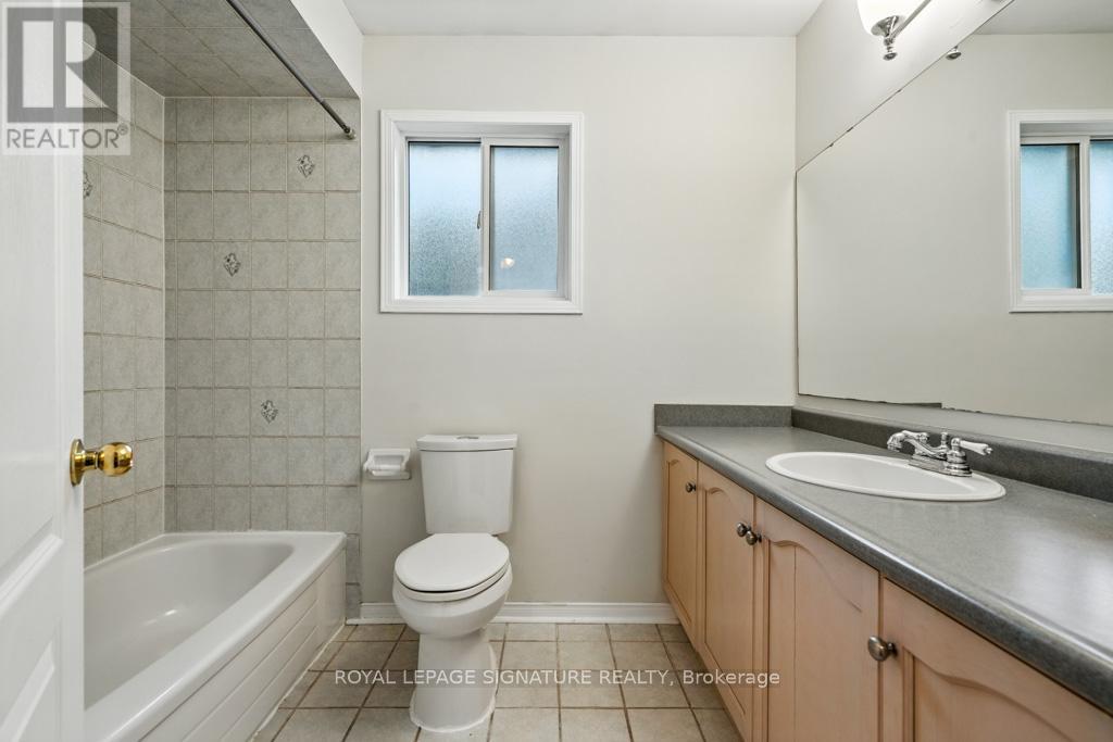 584 Doubletree Lane, Newmarket, Ontario  L3X 2K6 - Photo 21 - N12294328