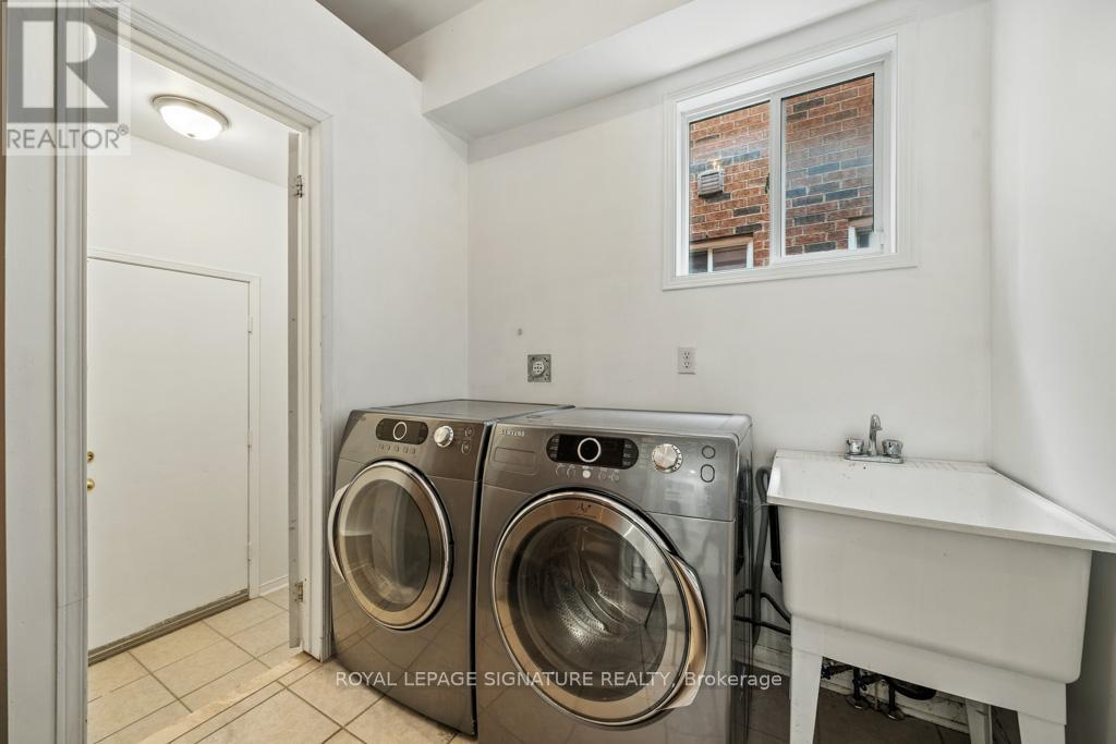 584 Doubletree Lane, Newmarket, Ontario  L3X 2K6 - Photo 30 - N12294328