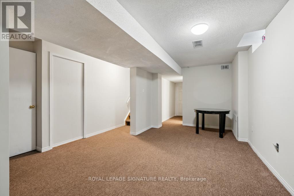 584 Doubletree Lane, Newmarket, Ontario  L3X 2K6 - Photo 37 - N12294328