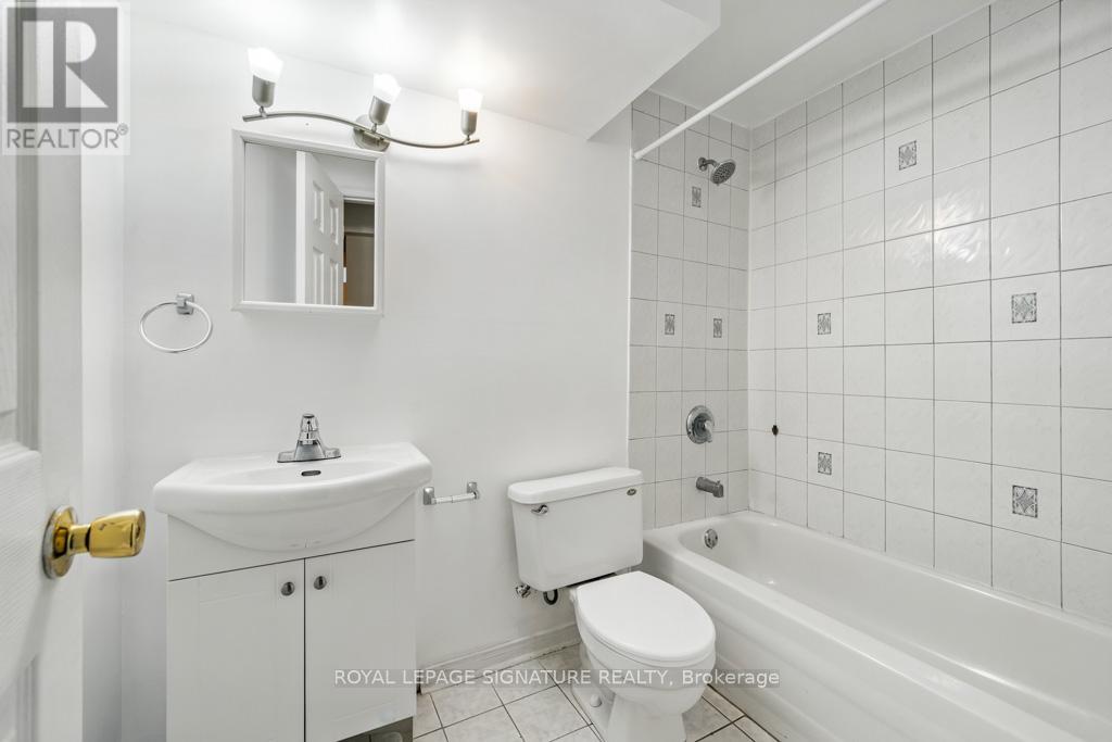 584 Doubletree Lane, Newmarket, Ontario  L3X 2K6 - Photo 34 - N12294328