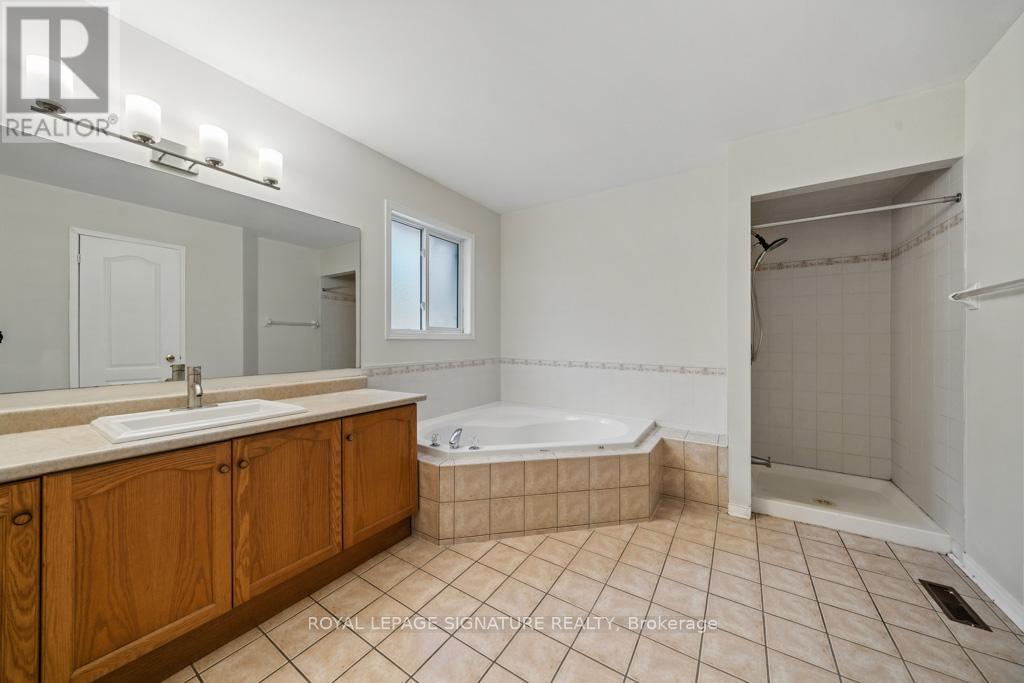 584 Doubletree Lane, Newmarket, Ontario  L3X 2K6 - Photo 19 - N12294328