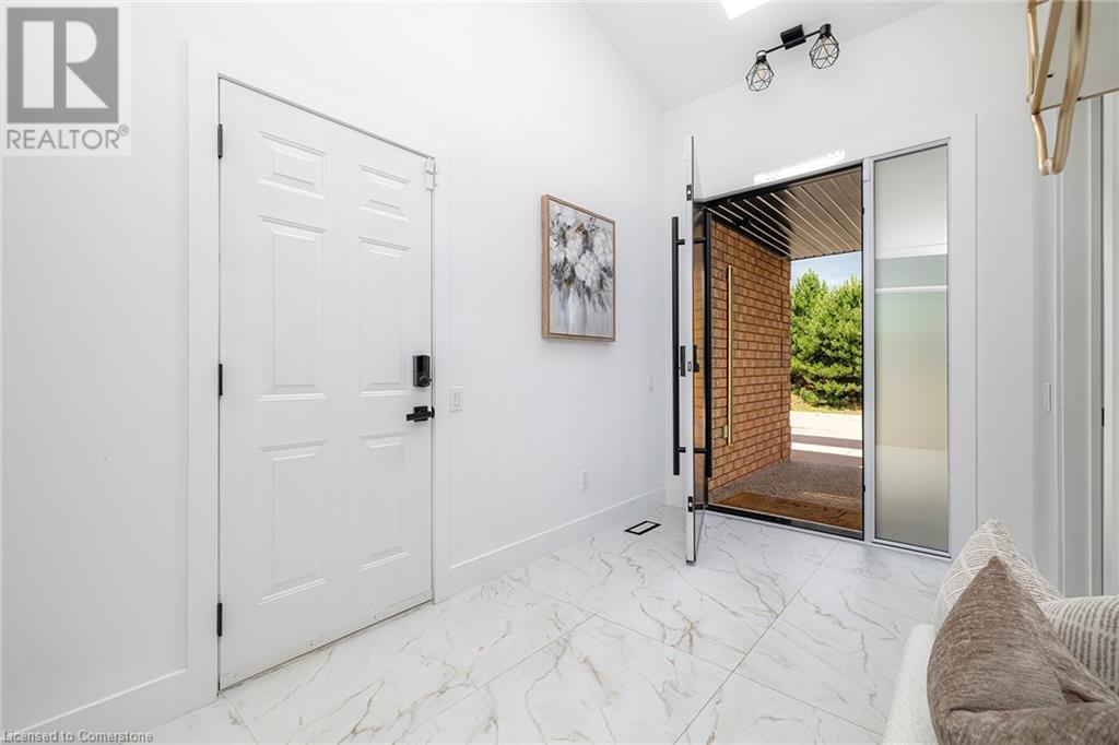 Property at 2559 ARMOUR Crescent image 3