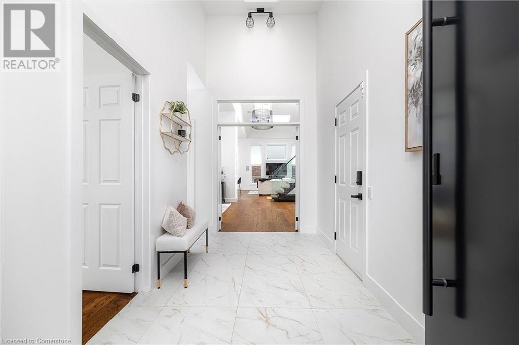 Property at 2559 ARMOUR Crescent image 4