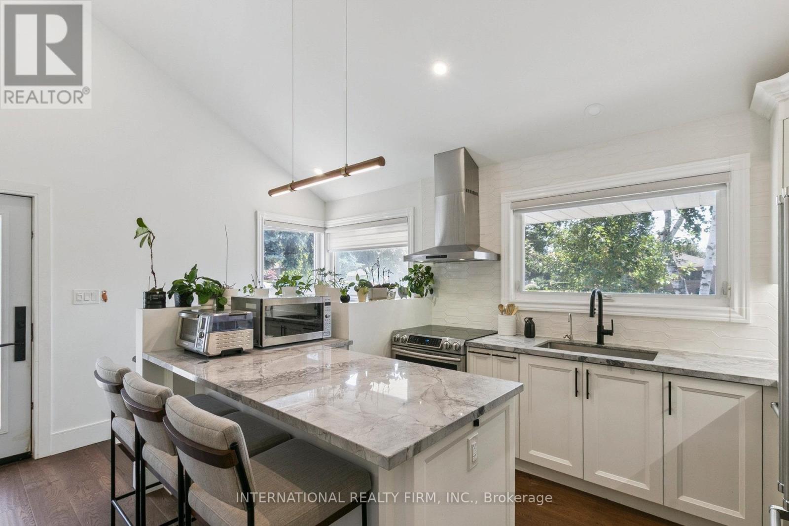 27 Treadgold Crescent, Toronto, Ontario  M3A 1X1 - Photo 13 - C12287229
