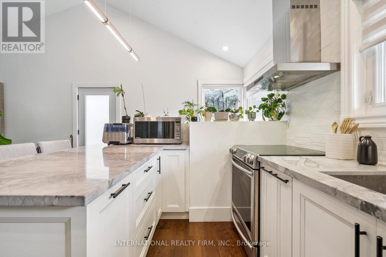 27 Treadgold Crescent, Toronto, Ontario  M3A 1X1 - Photo 12 - C12287229
