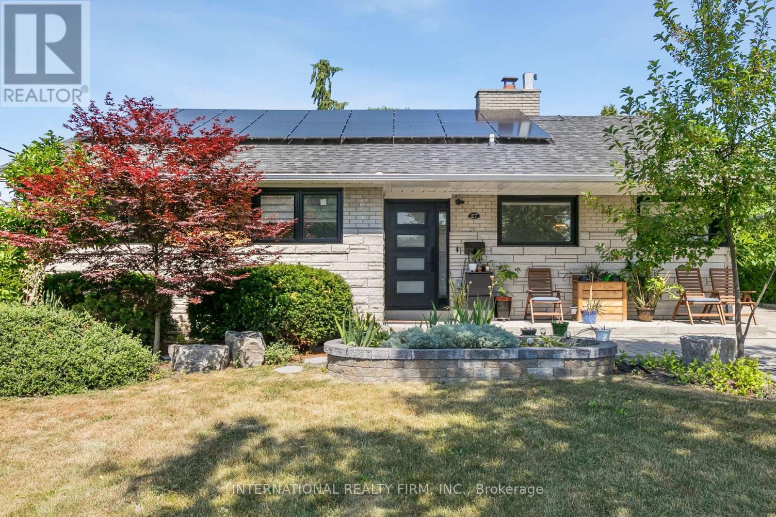 Property at 27 TREADGOLD CRESCENT image 1