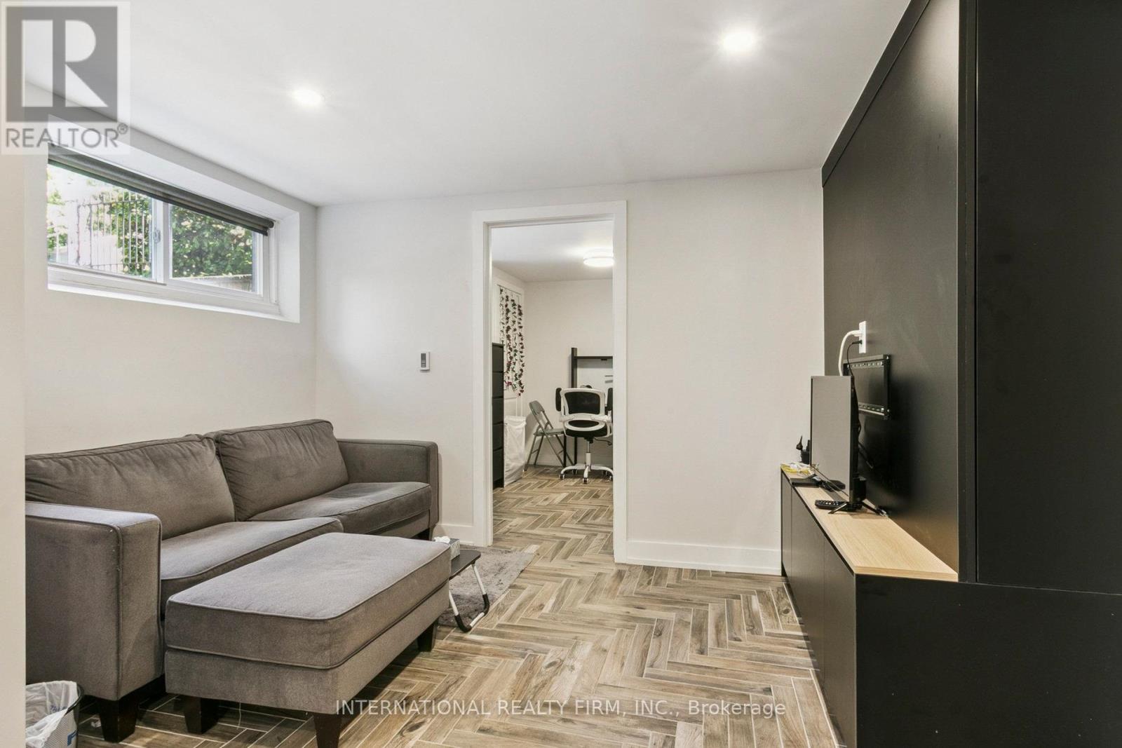 27 Treadgold Crescent, Toronto, Ontario  M3A 1X1 - Photo 27 - C12287229