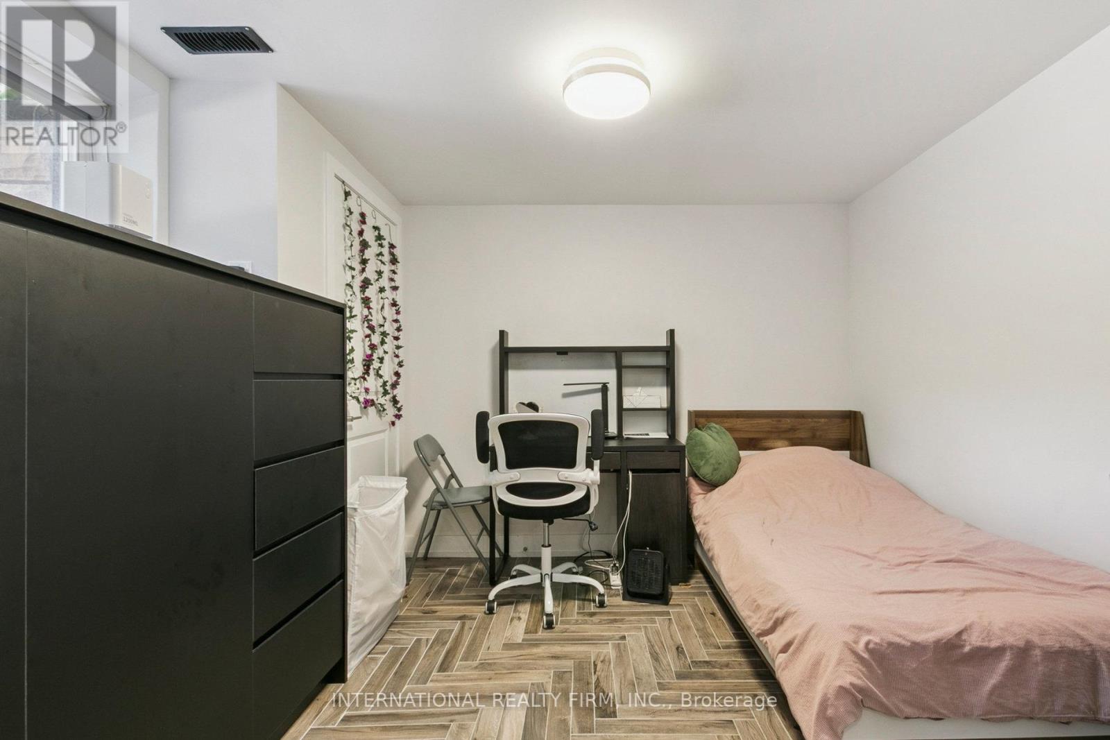 27 Treadgold Crescent, Toronto, Ontario  M3A 1X1 - Photo 34 - C12287229