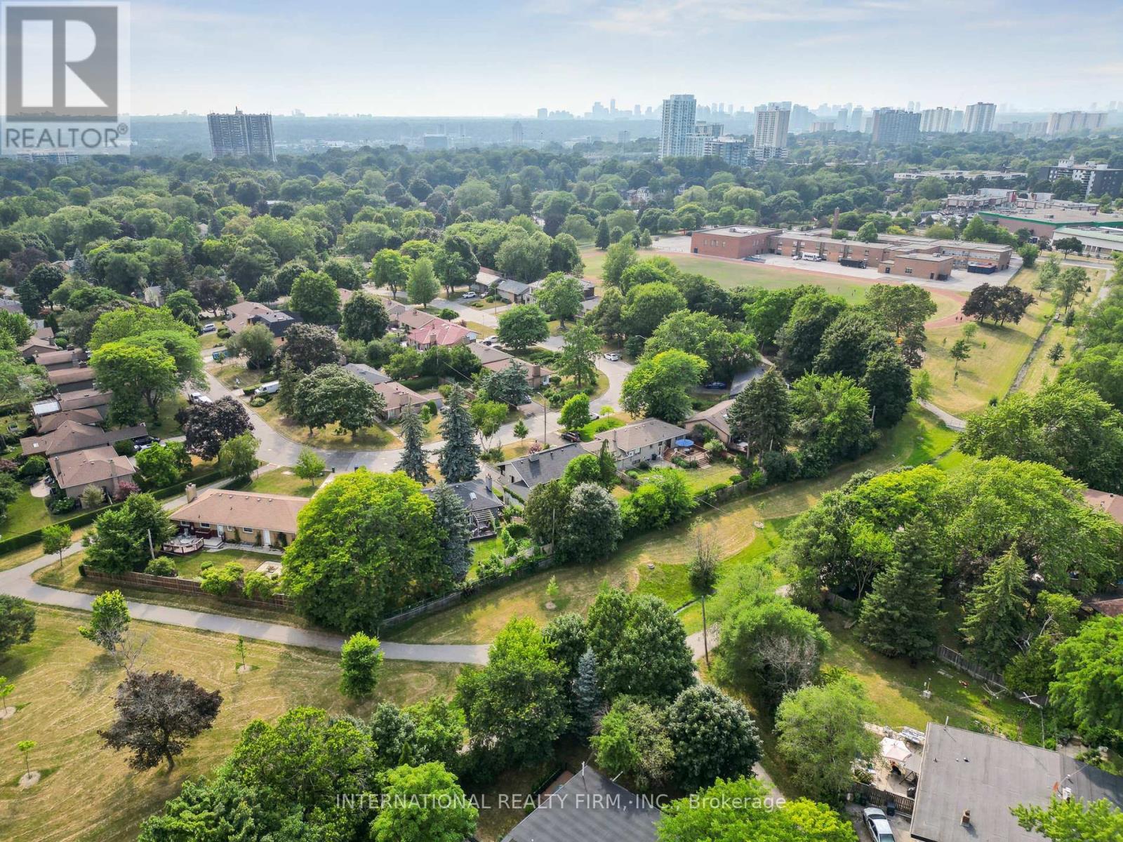 27 Treadgold Crescent, Toronto, Ontario  M3A 1X1 - Photo 48 - C12287229