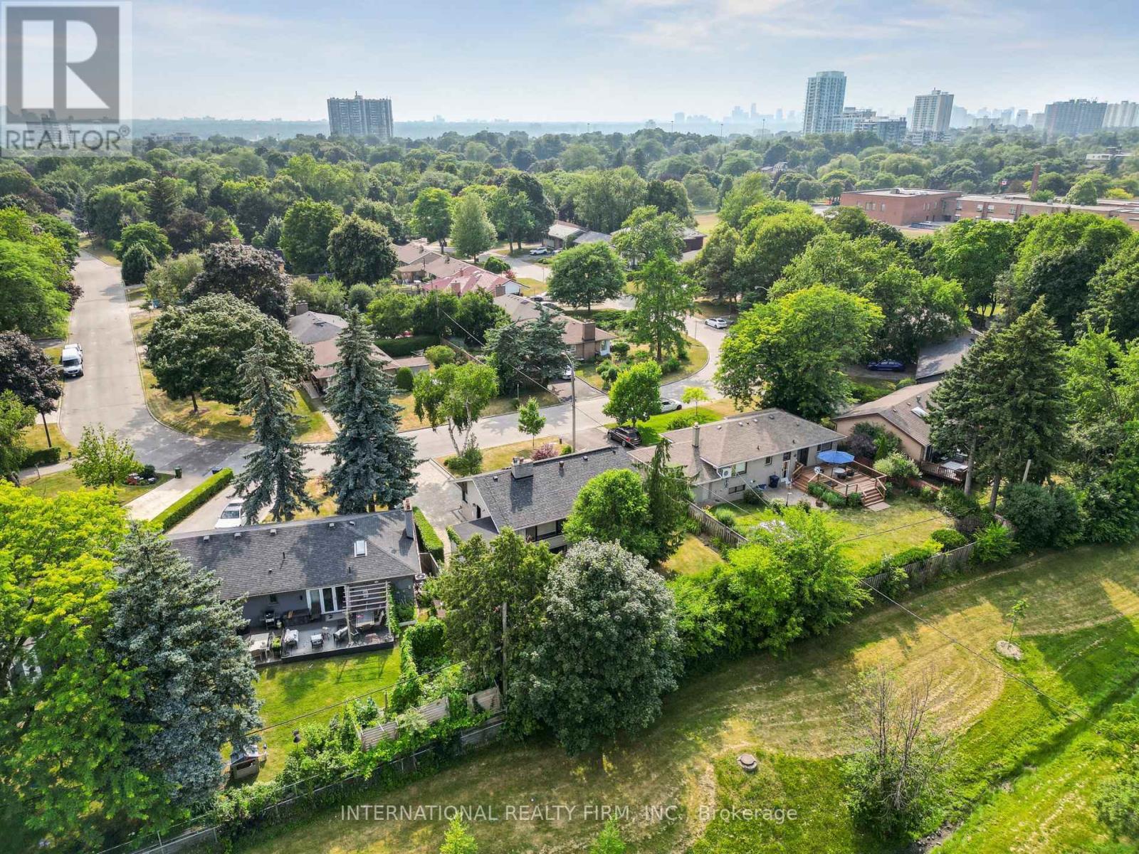 27 Treadgold Crescent, Toronto, Ontario  M3A 1X1 - Photo 50 - C12287229