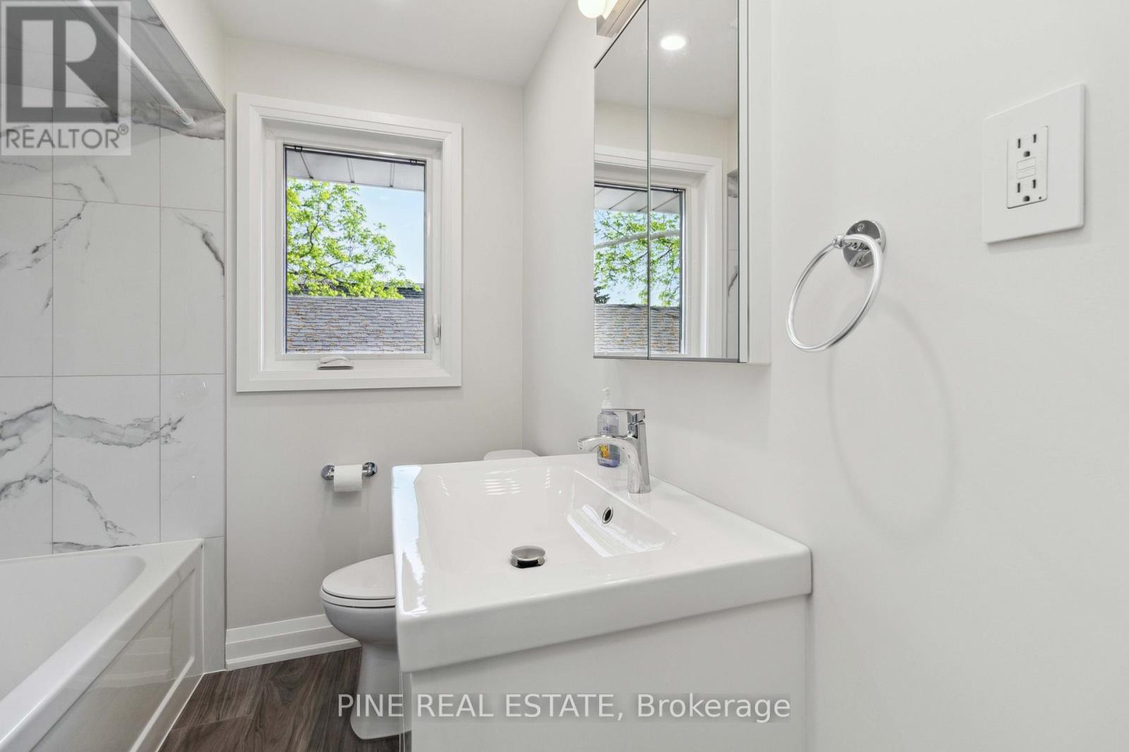 3 - 19 Queen Street W, Mississauga, Ontario  L5H 1L5 - Photo 14 - W12295822