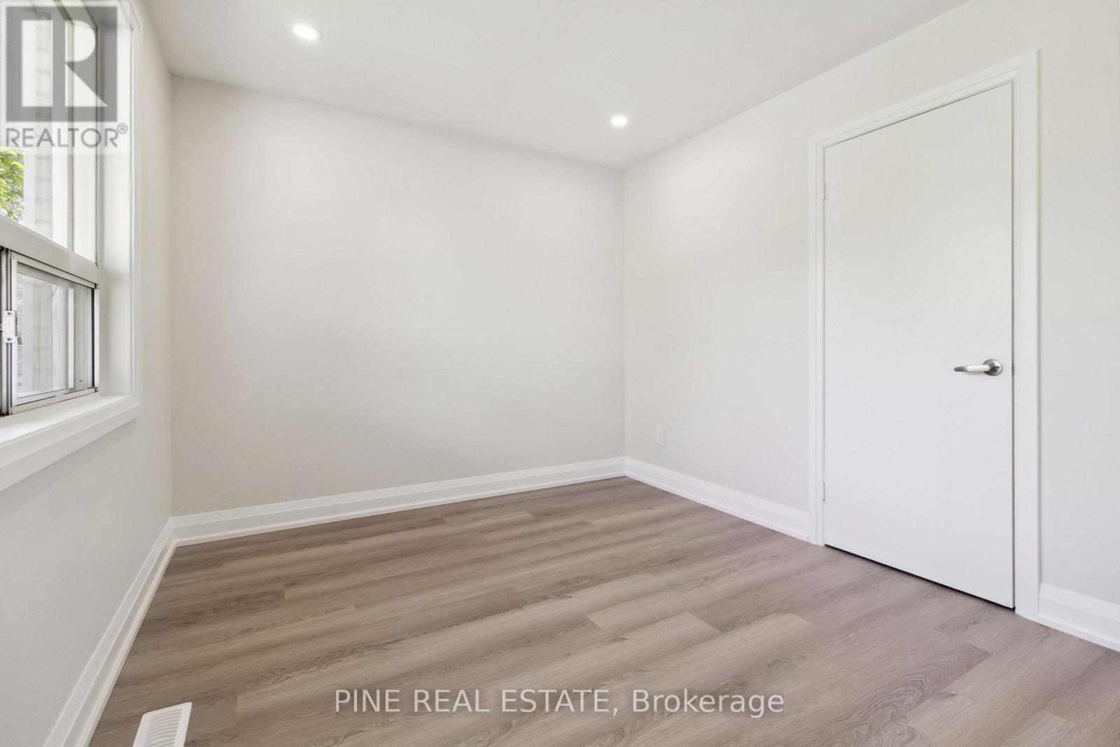 3 - 19 Queen Street W, Mississauga, Ontario  L5H 1L5 - Photo 23 - W12295822