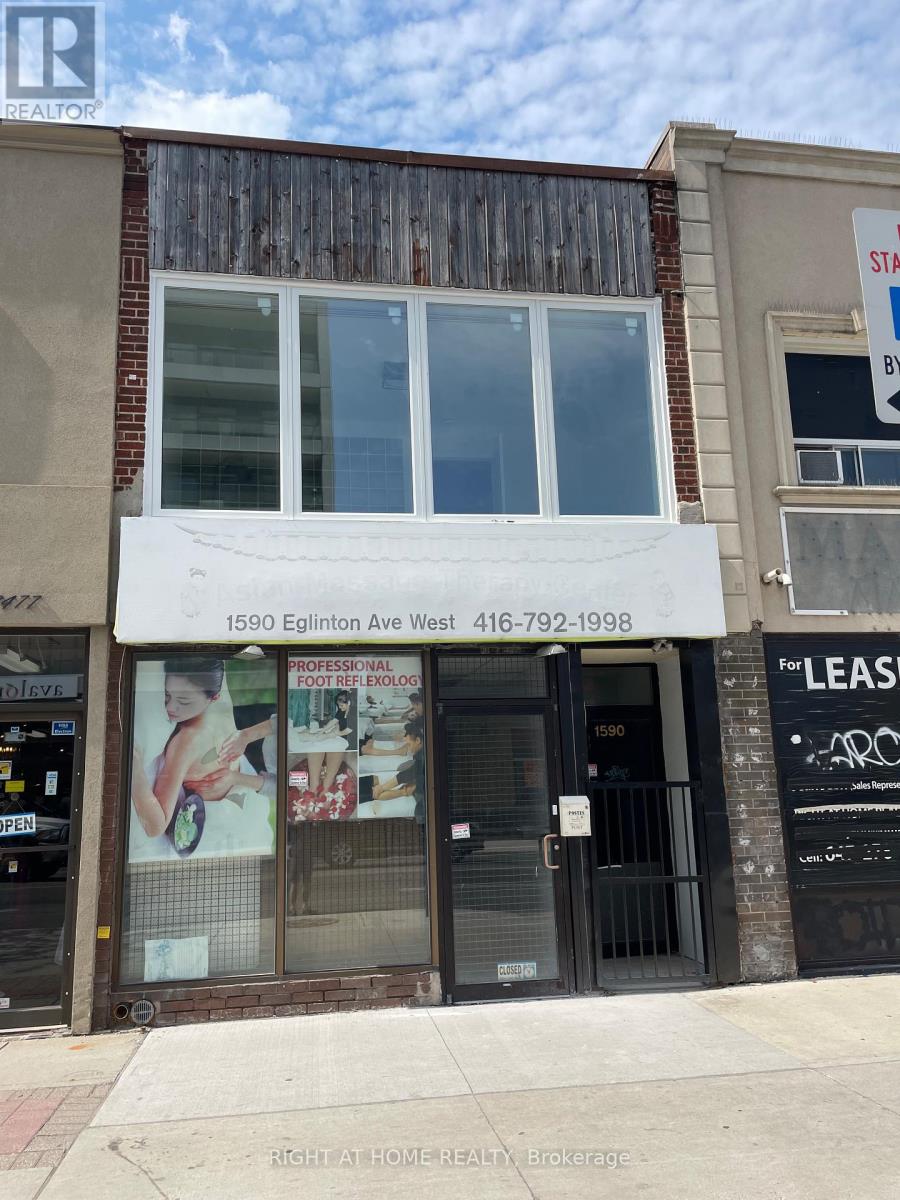1590 Eglinton Avenue W, Toronto, Ontario  M6E 2G8 - Photo 4 - W12295829