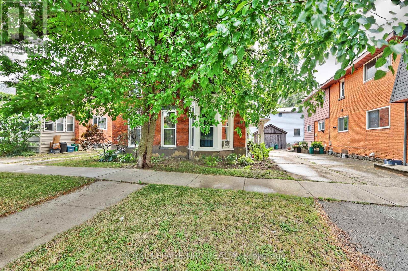 Property at 158 LAKE STREET image 3