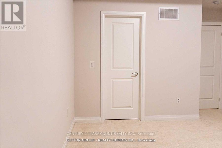 32 Crossmore Crescent, Cambridge, Ontario  N1S 0C7 - Photo 16 - X12295815