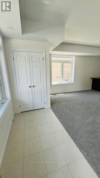 Property at 24 LOMOND LANE image 4
