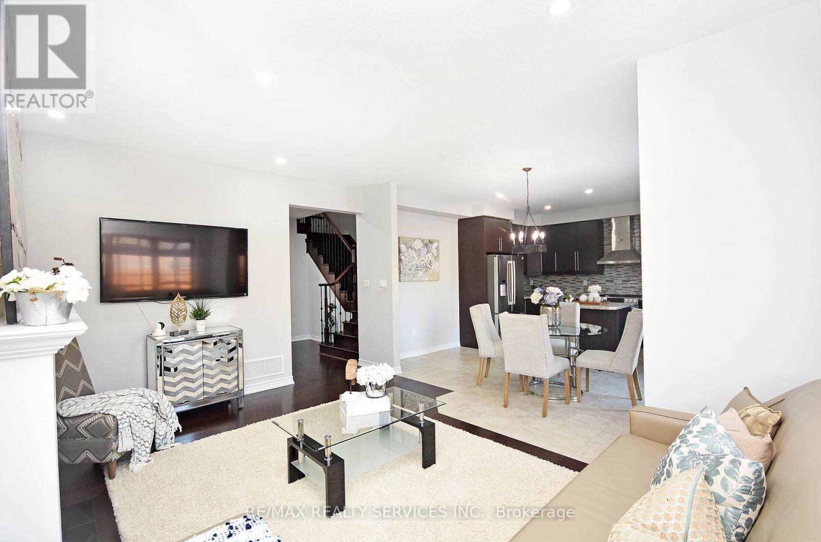 21 Magical Road, Brampton, Ontario  L7A 4P8 - Photo 11 - W12295660