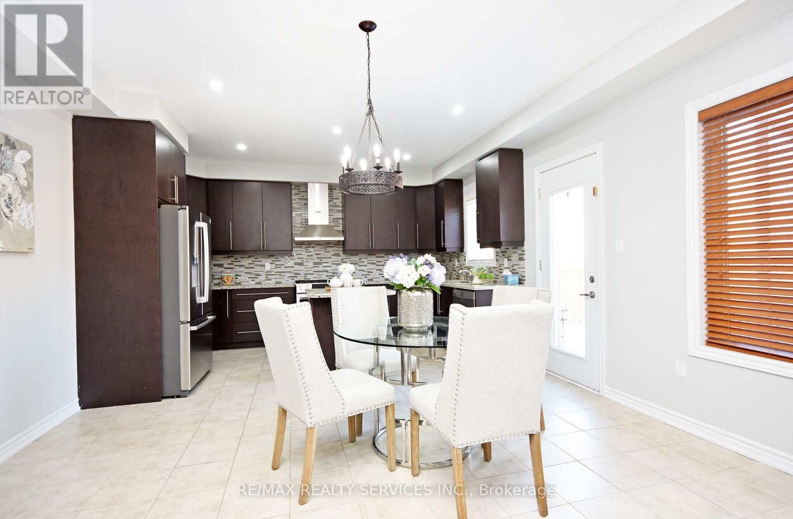 21 Magical Road, Brampton, Ontario  L7A 4P8 - Photo 12 - W12295660