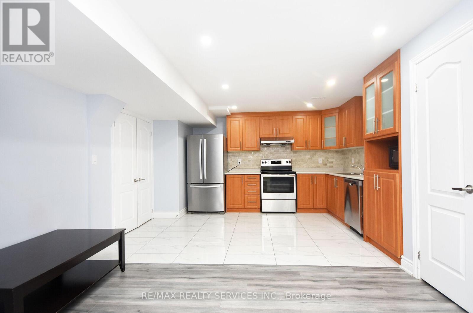 21 Magical Road, Brampton, Ontario  L7A 4P8 - Photo 26 - W12295660