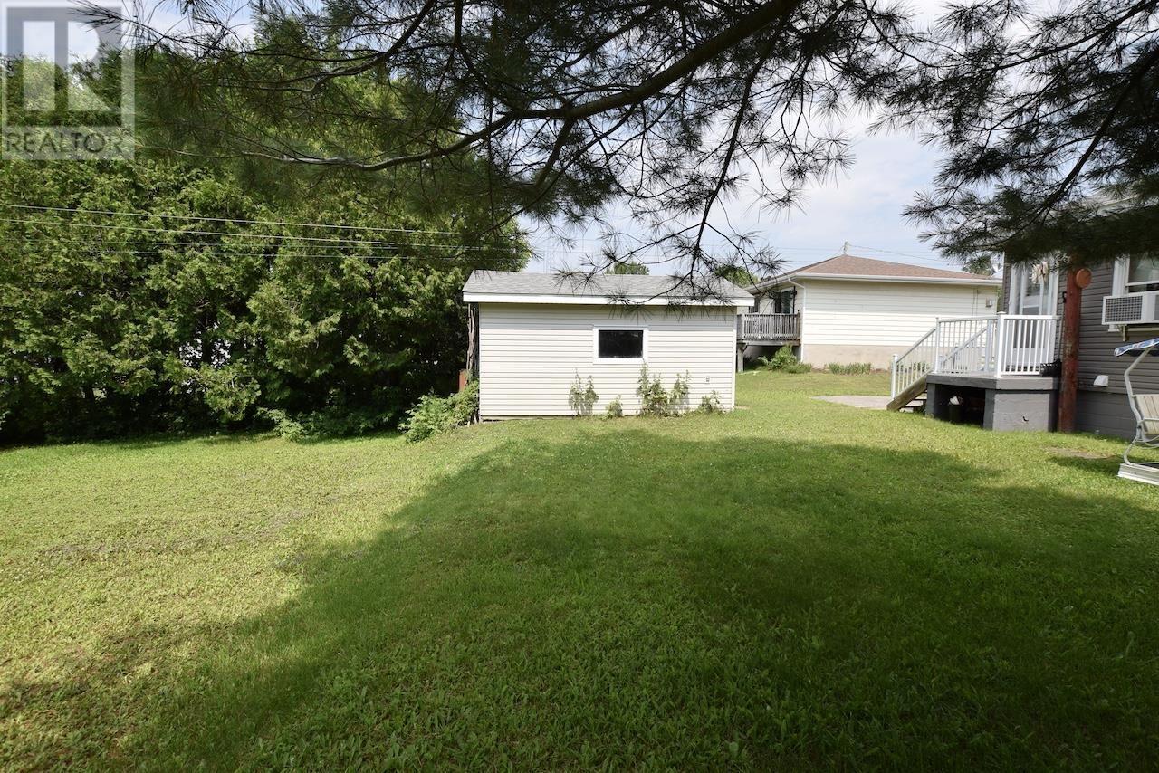 27 Queen Ave, Blind River, Ontario  P0R 1B0 - Photo 29 - SM251975