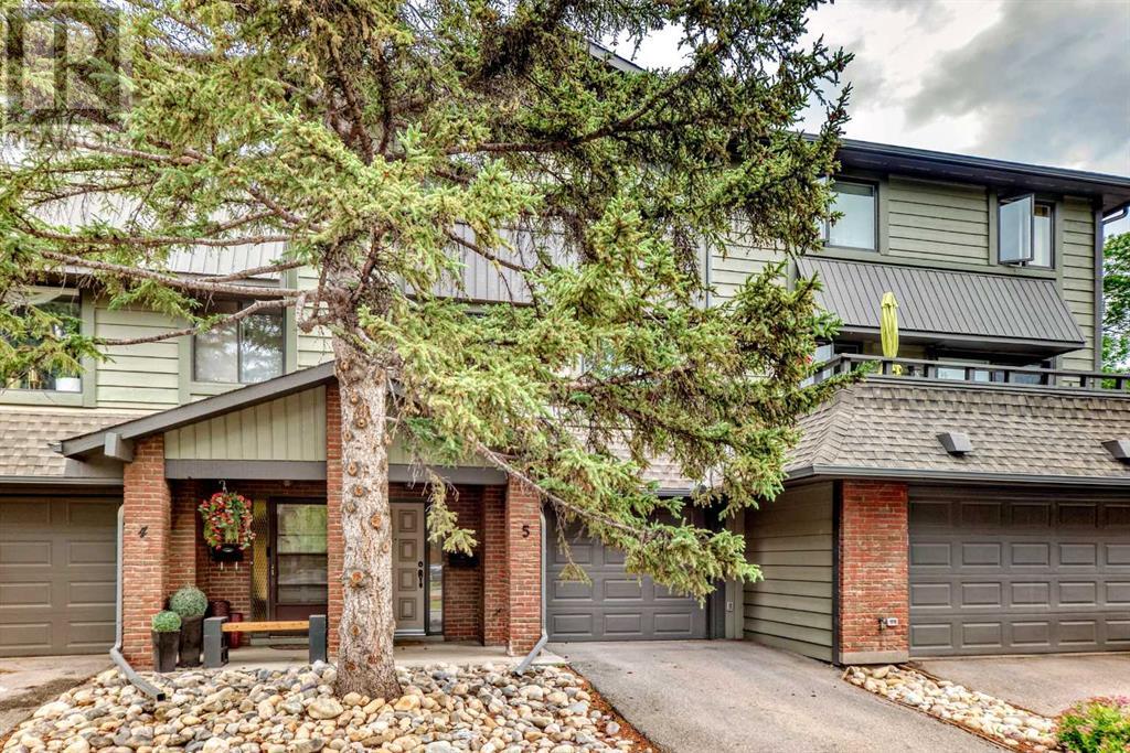 Property at 5, 10030 Oakmoor Way SW image 2