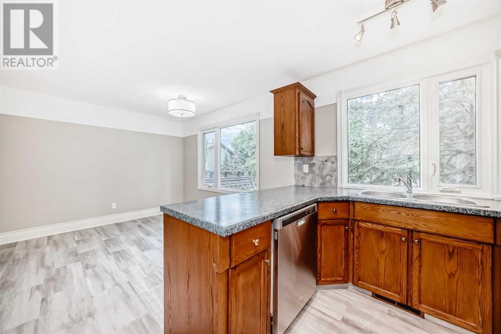 Property at 5, 10030 Oakmoor Way SW image 5