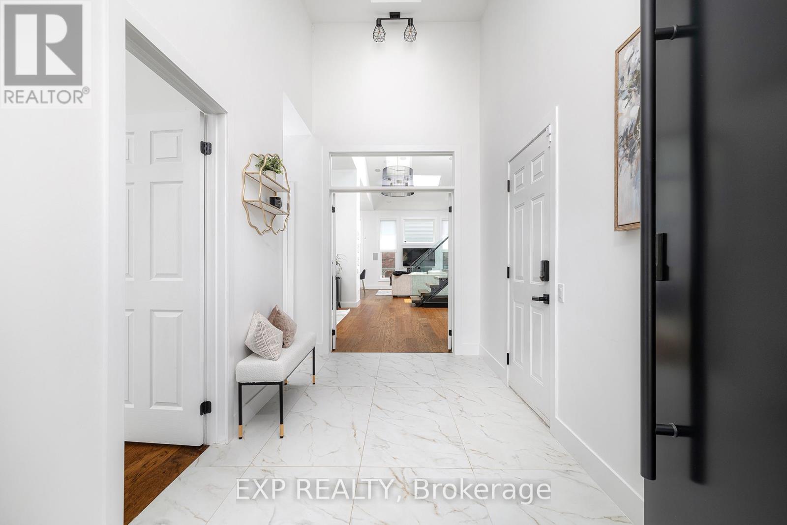 Property at 2559 ARMOUR CRESCENT image 4