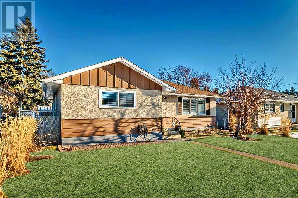 Property at 320 44 Street SE image 2