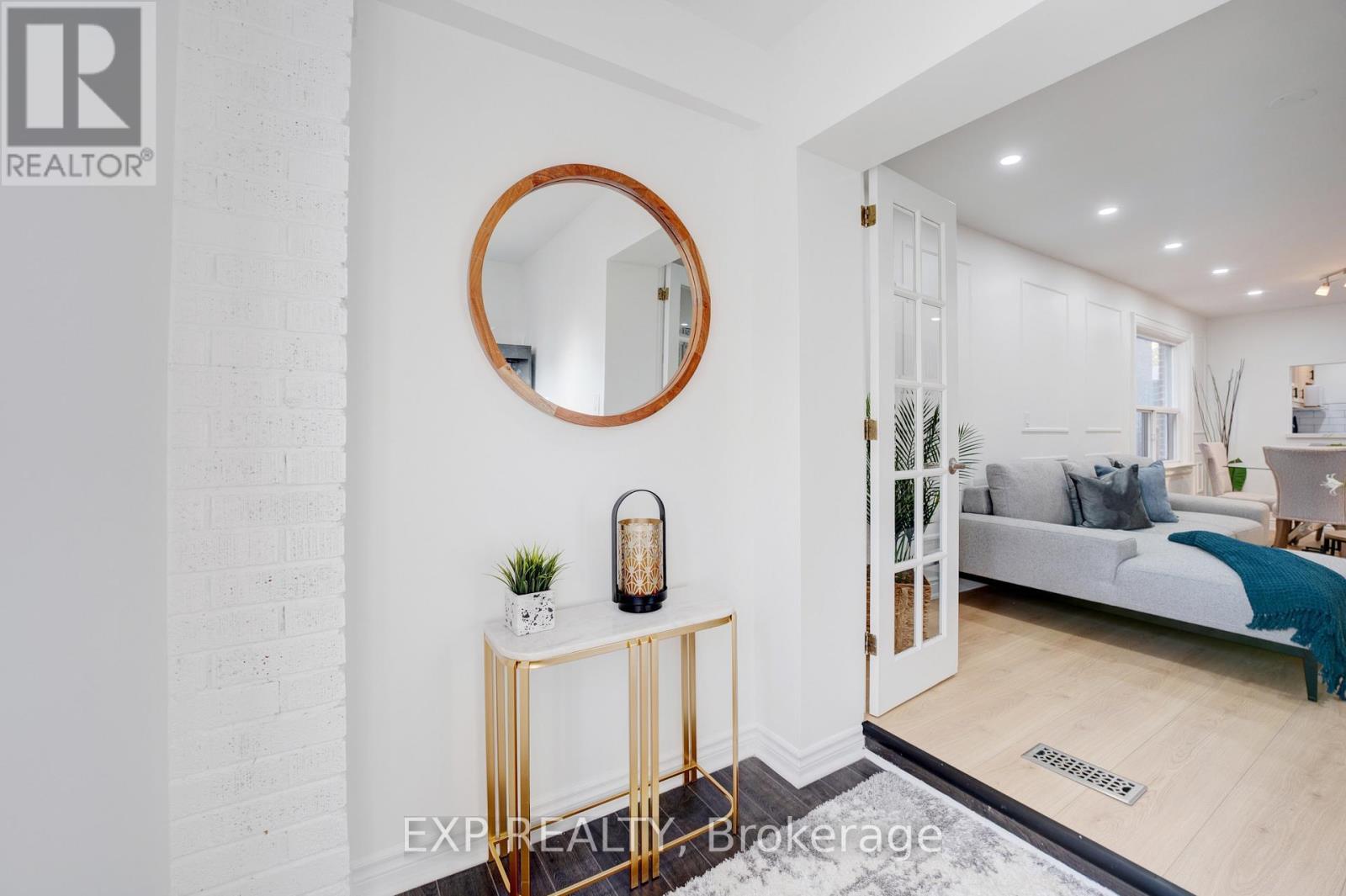 Property at 173 KANE AVENUE S image 5