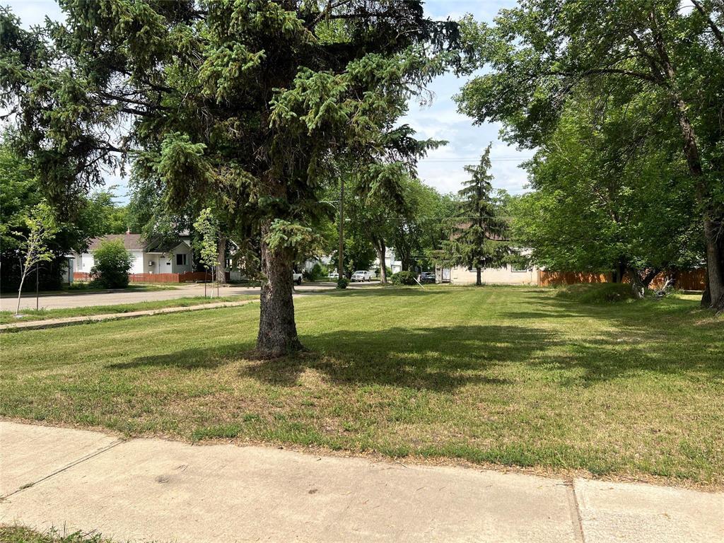 1129 Assiniboine Avenue, Brandon, Manitoba