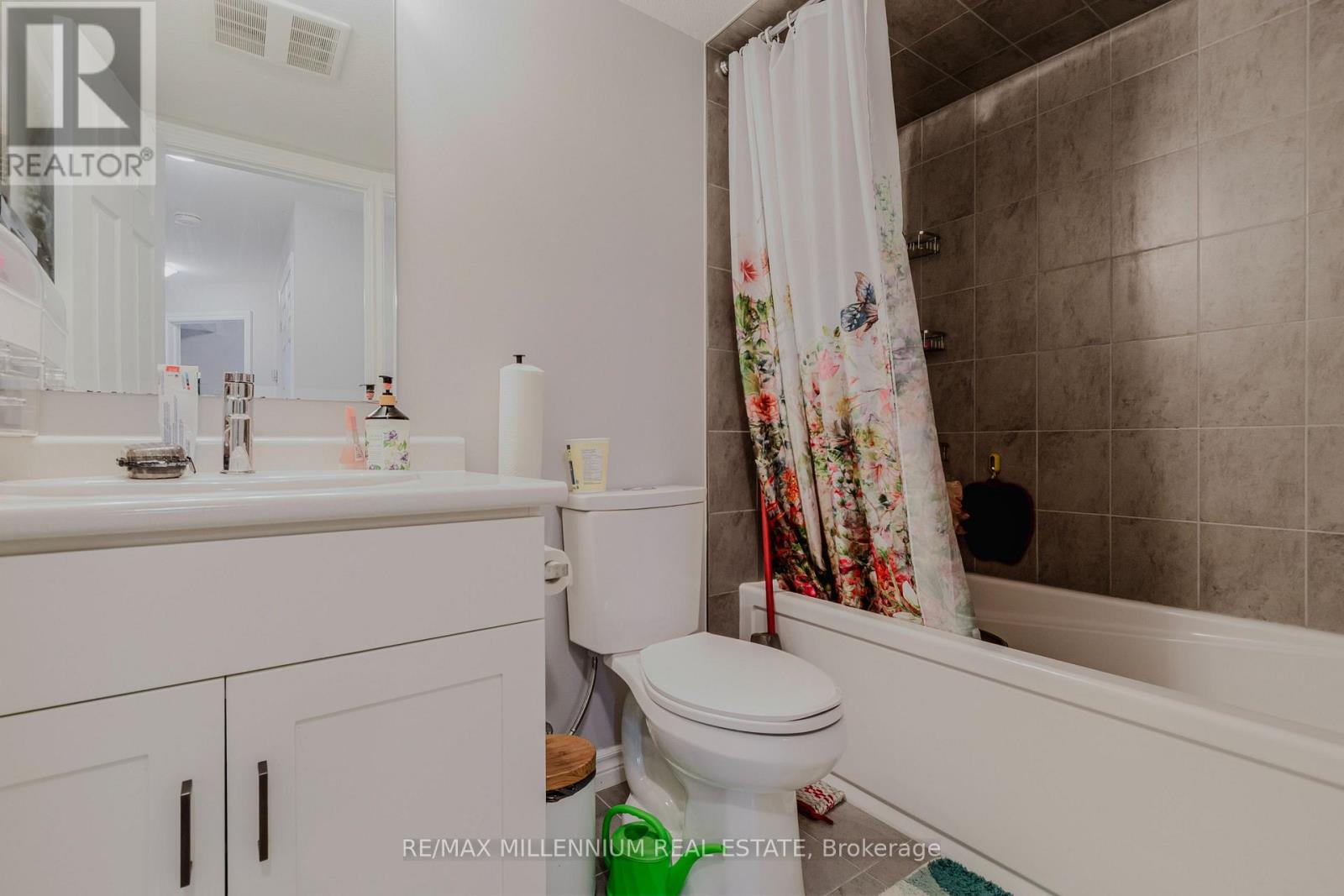 98 Lomond Lane N, Kitchener, Ontario  N2R 0T6 - Photo 17 - X12295966