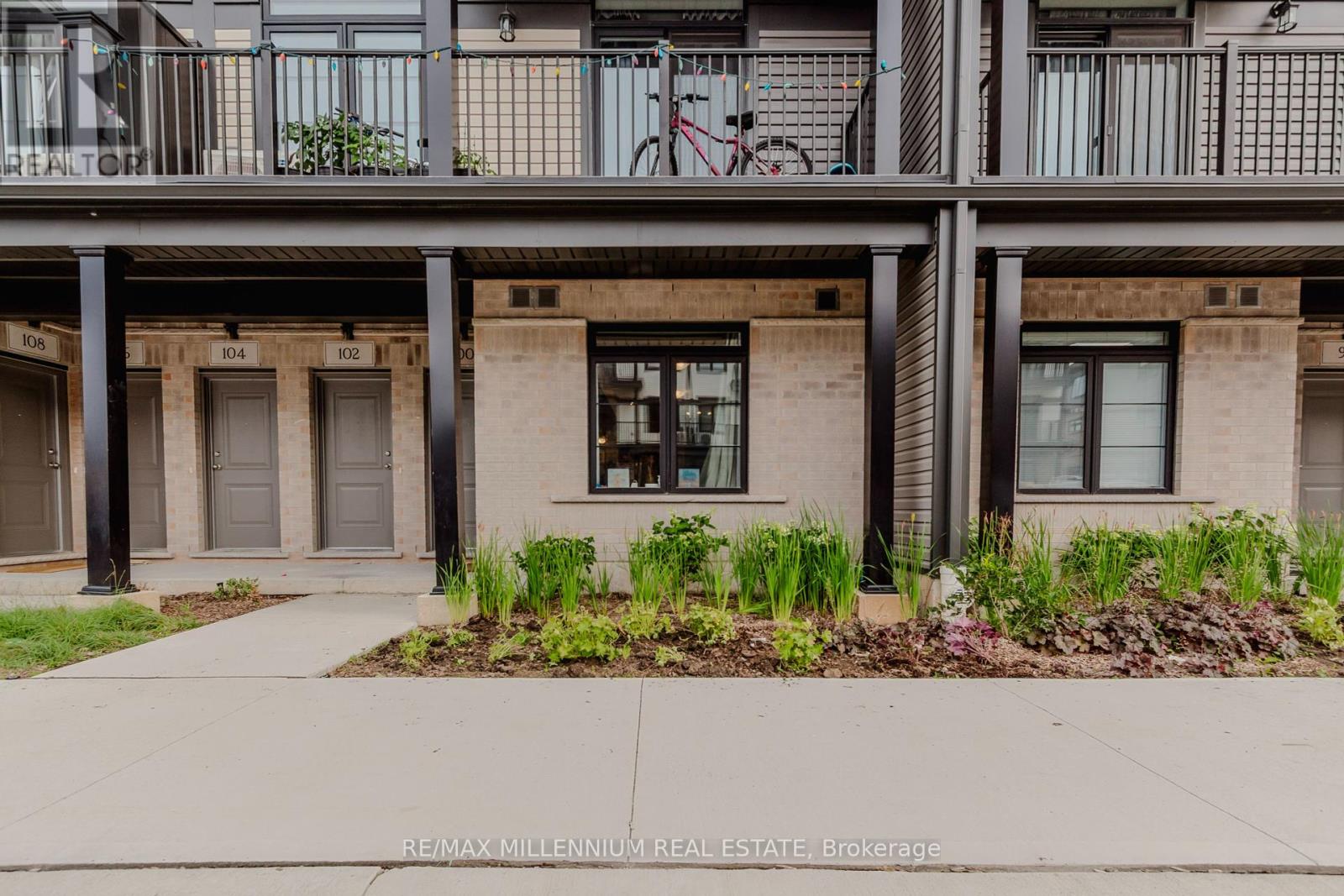 Property at 98 LOMOND LANE N image 3